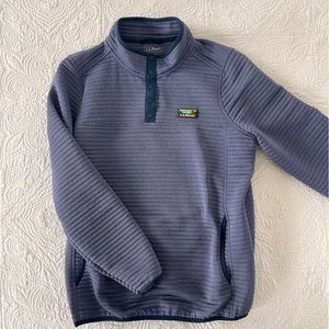 L.L. Bean quarter-button down top! Very soft! Excellent condition! Front pocket